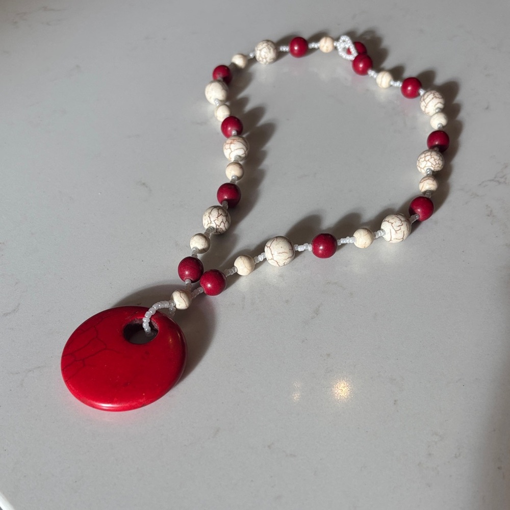 Chic Red and Cream Beaded Necklace